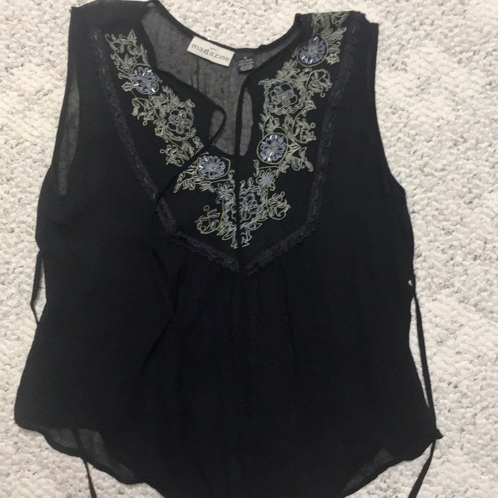 Sleeveless detailed see through  tank